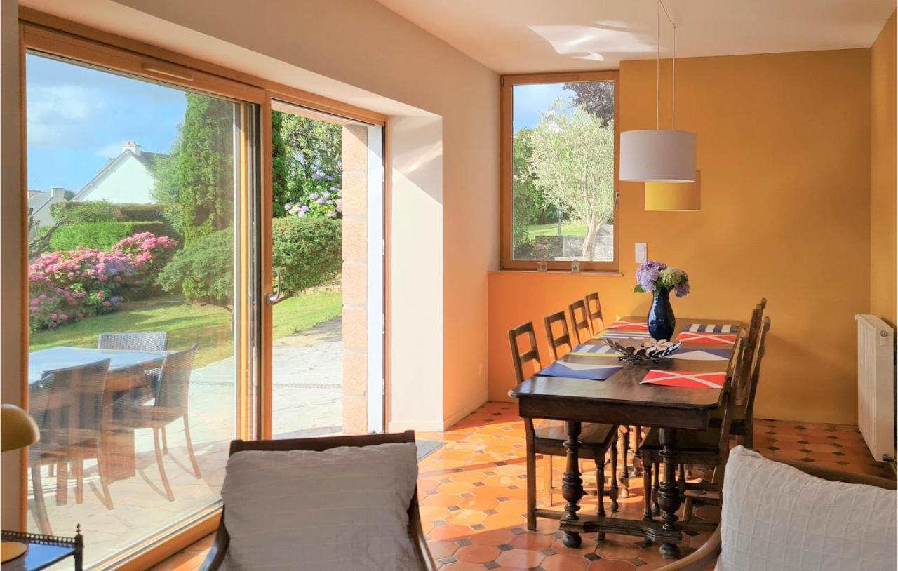 Lovely Home In Perros-Guirrec With Wifi מראה חיצוני תמונה